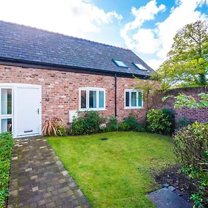 Wild Drive - Stunning Just Minutes From And Zoo Holiday home Chester